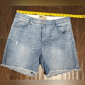 Democracy Womens Light Wash Denim Shorts, Raw Hem, Size 12